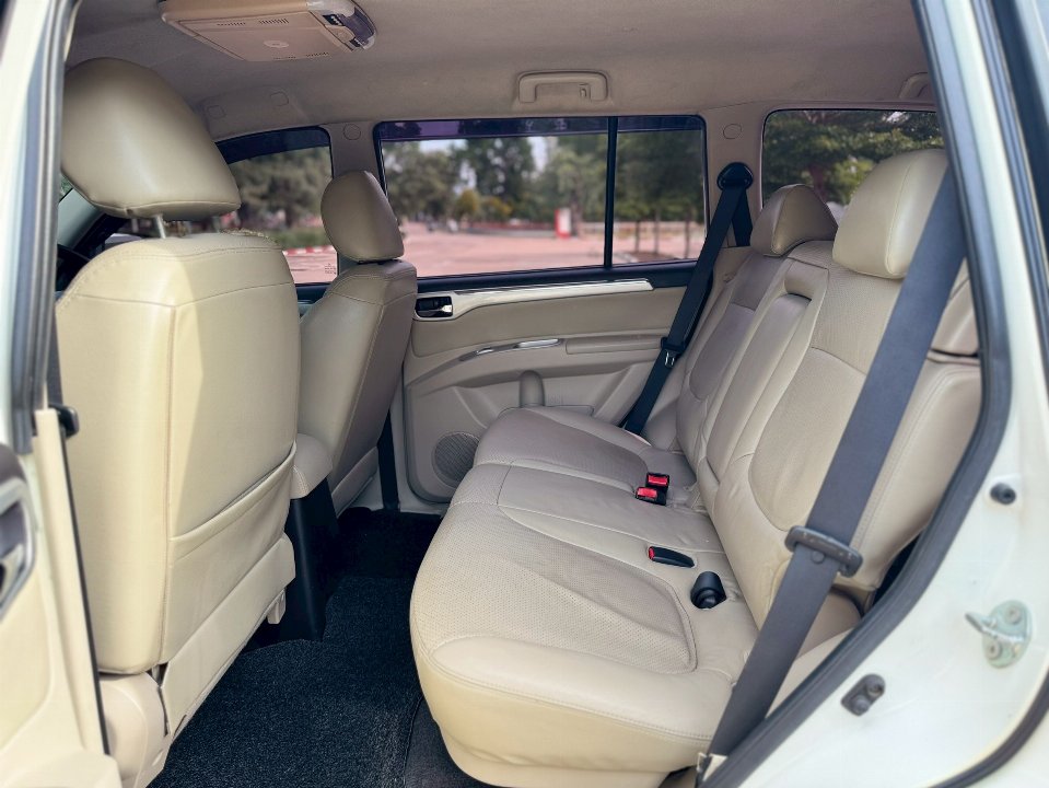 Car Image 9