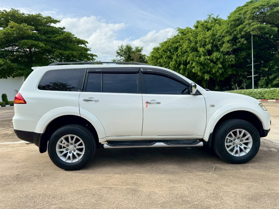 Car Image 16