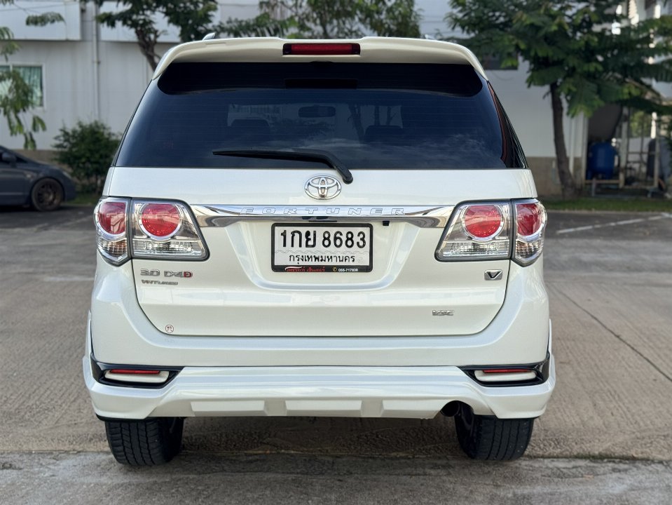 Car Image 8