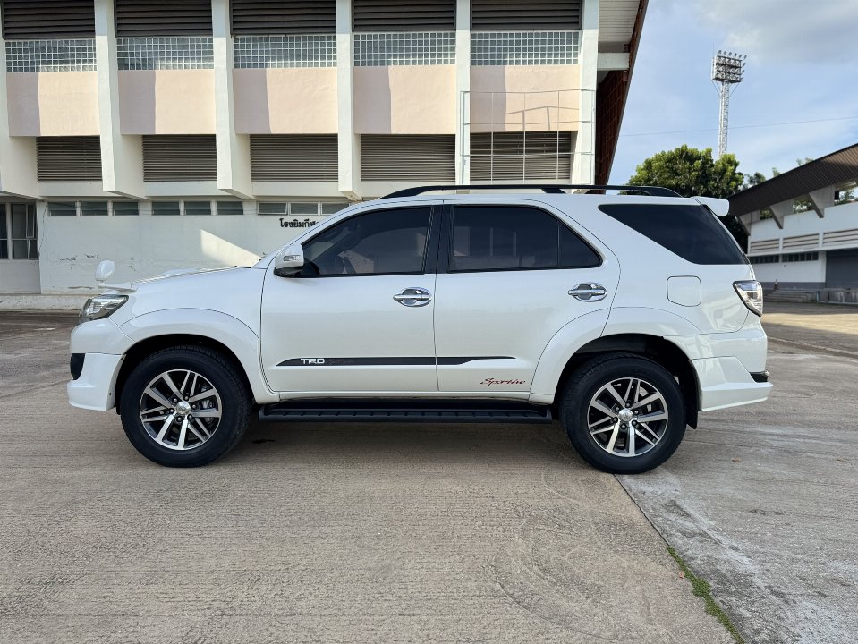 Car Image 10