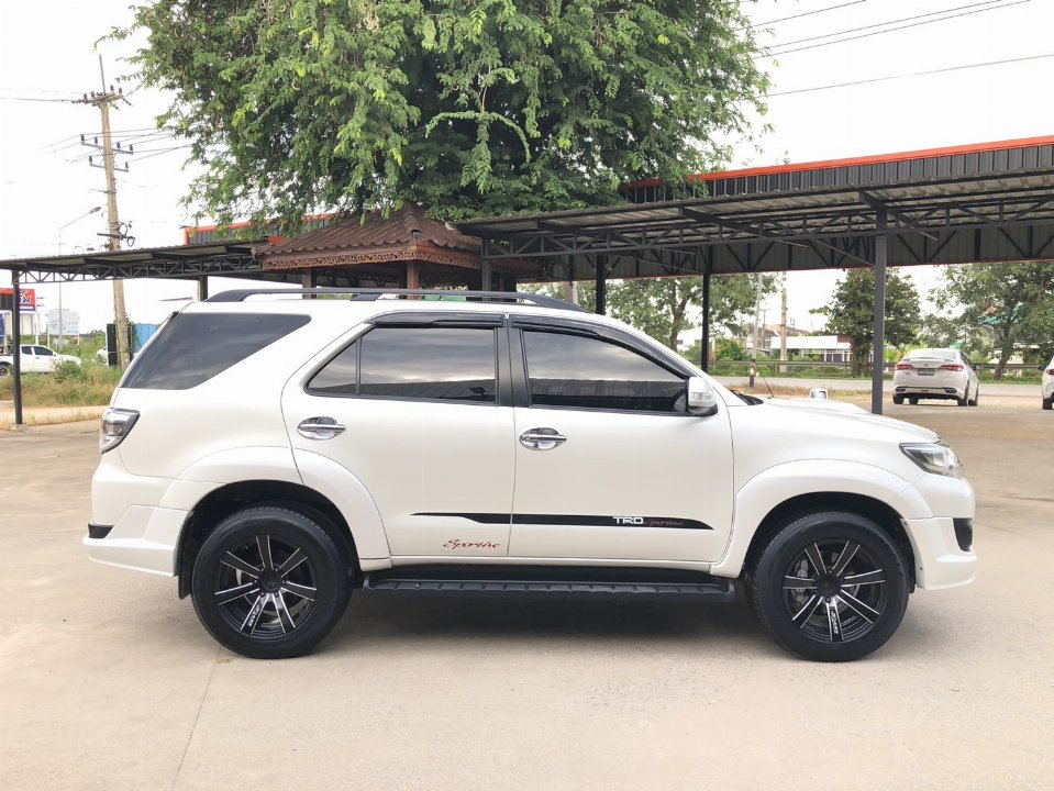 Car Image 28