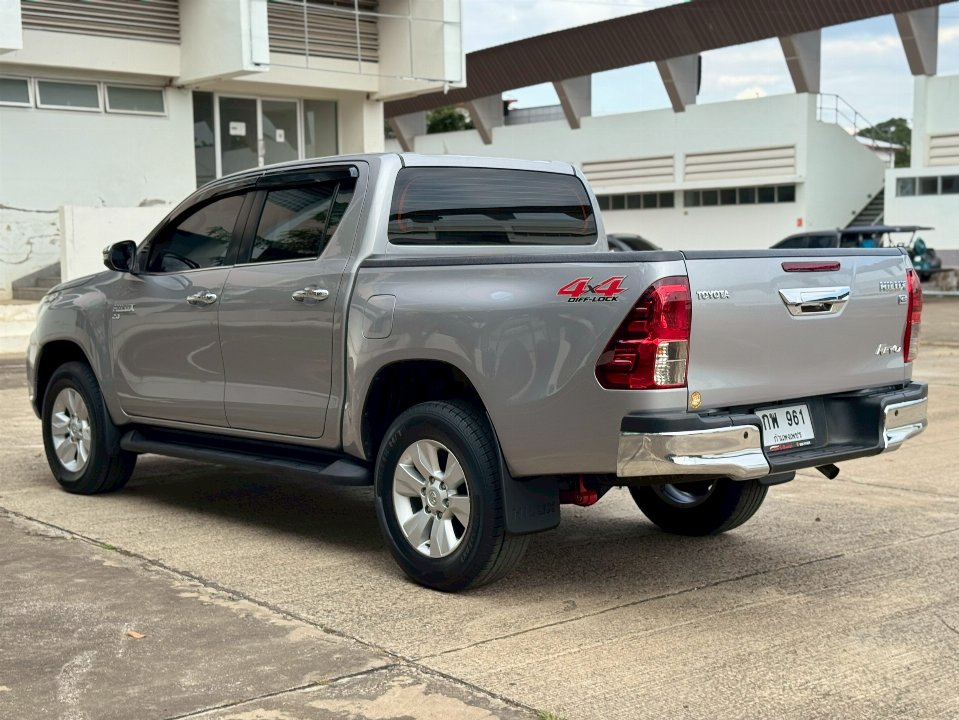 Car Image 9
