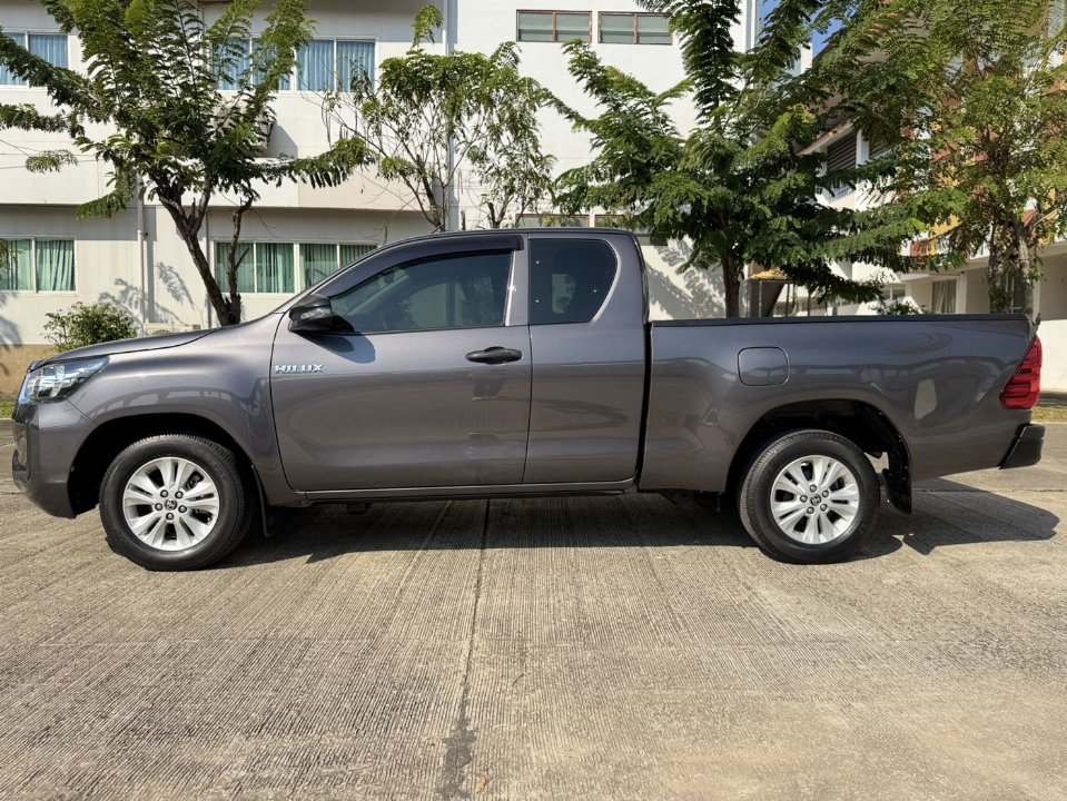 Car Image 17