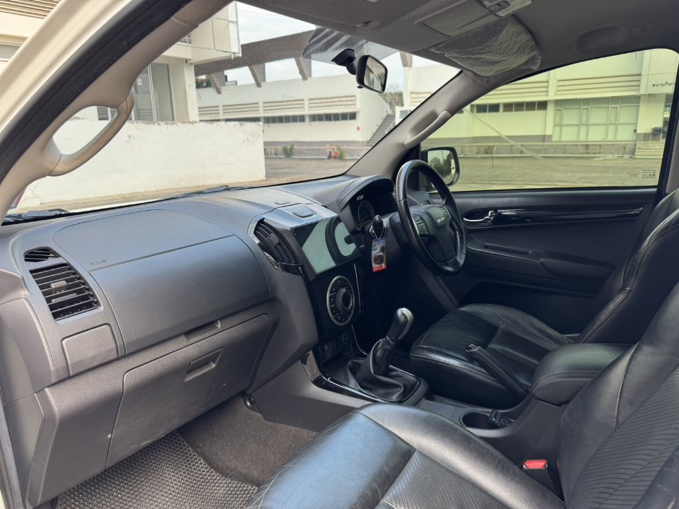 Car Image 12