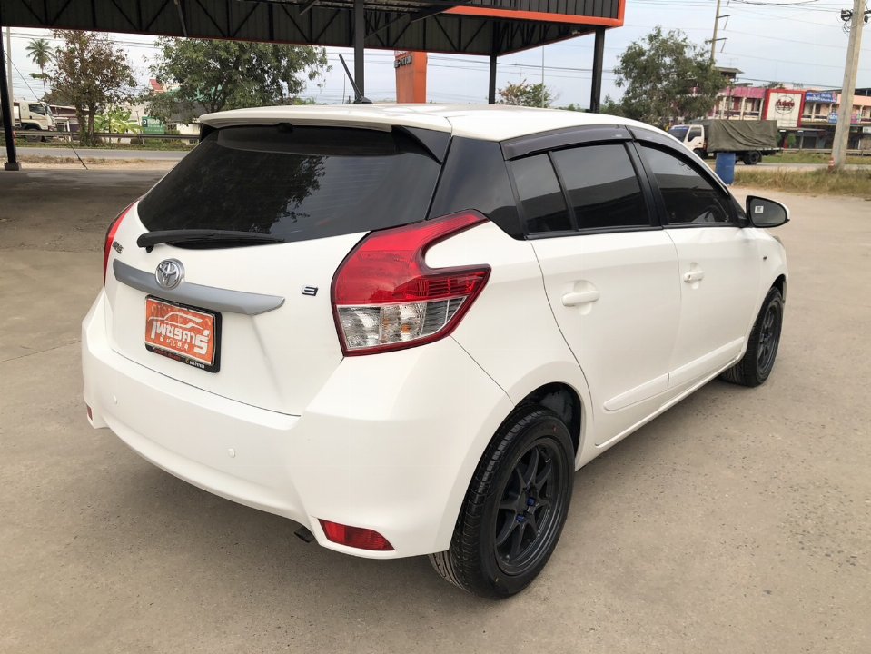 Car Image 13