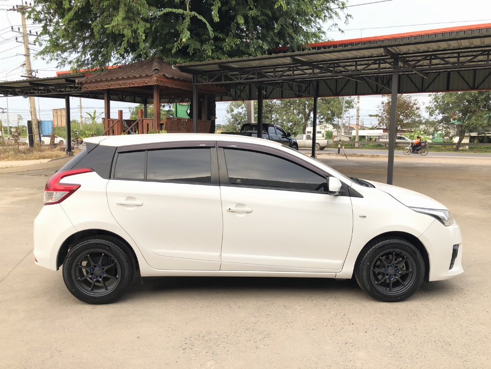 Car Image 14