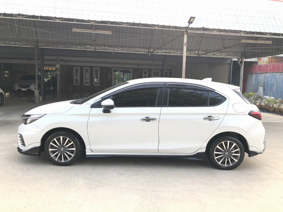 Car Image 5