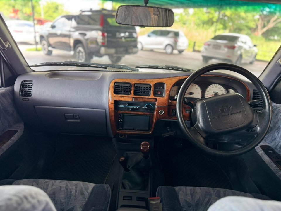 Car Image 11