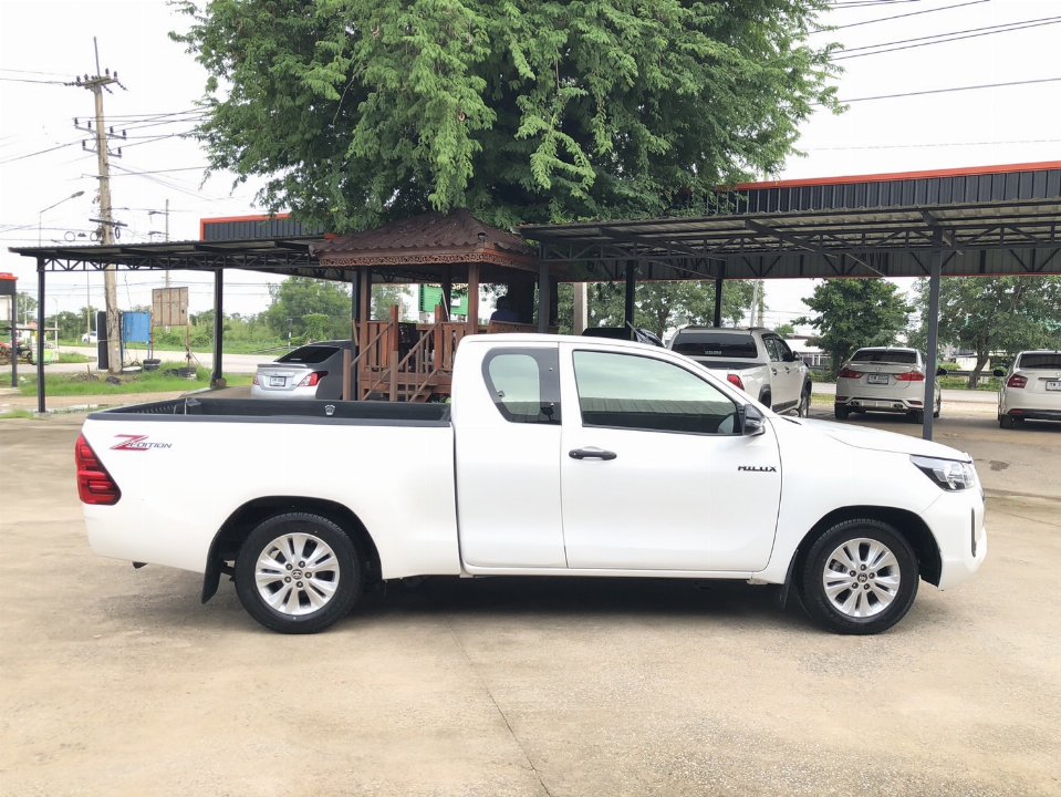Car Image 8