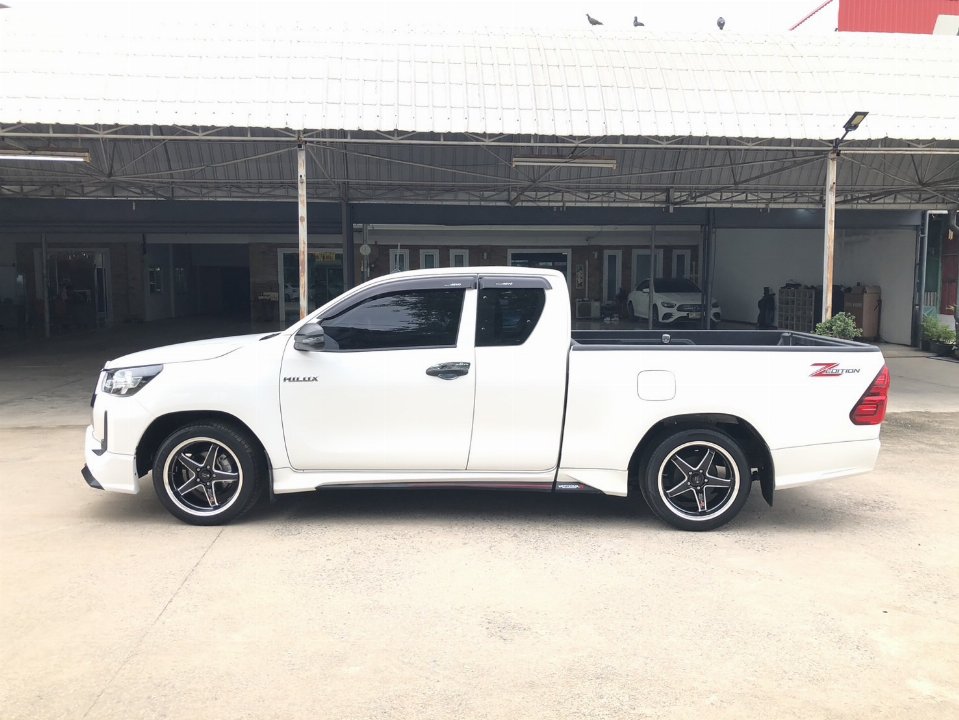Car Image 4