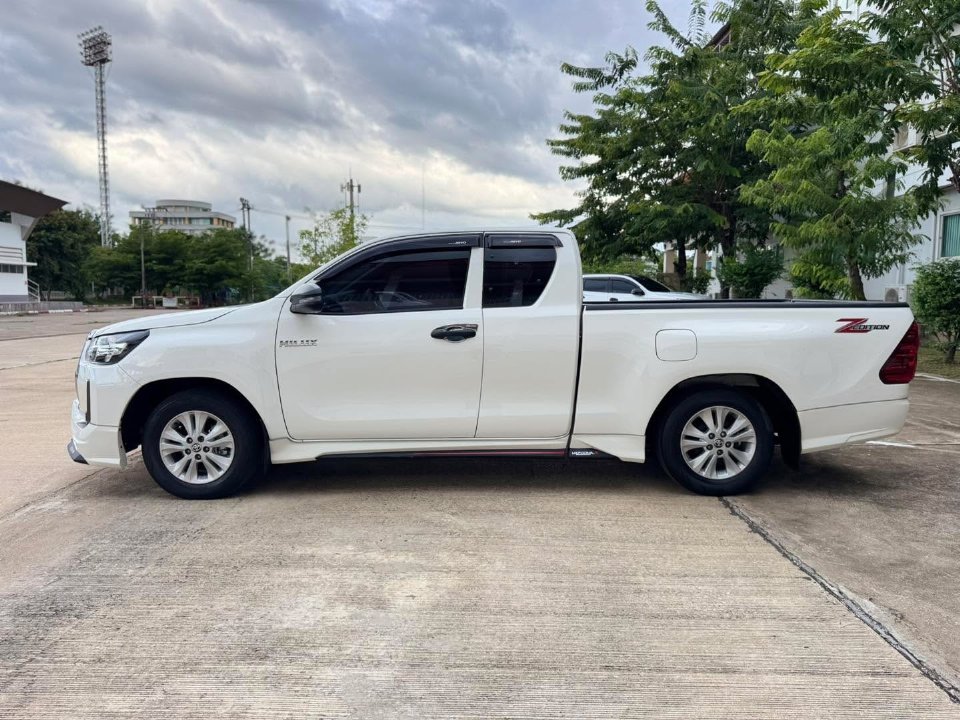Car Image 24