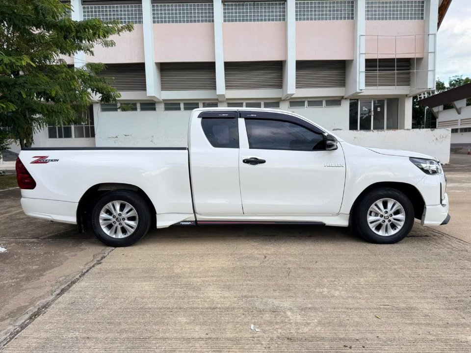 Car Image 25