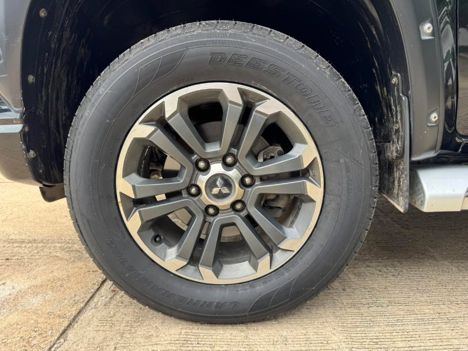 Car Image 33