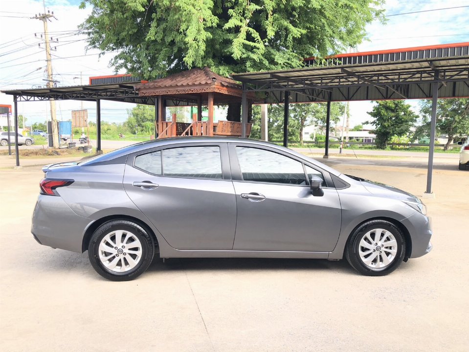 Car Image 8