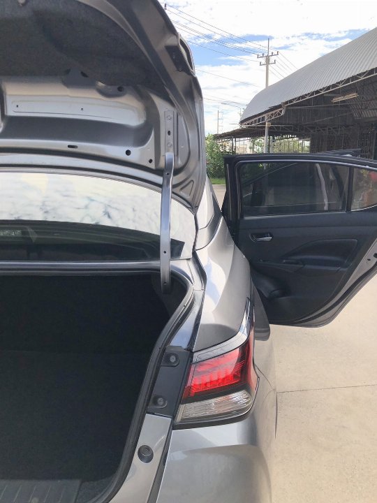 Car Image 9