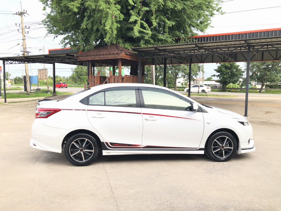 Car Image 8