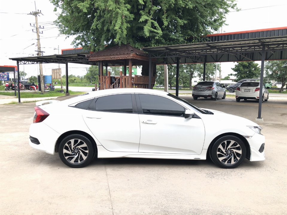 Car Image 8