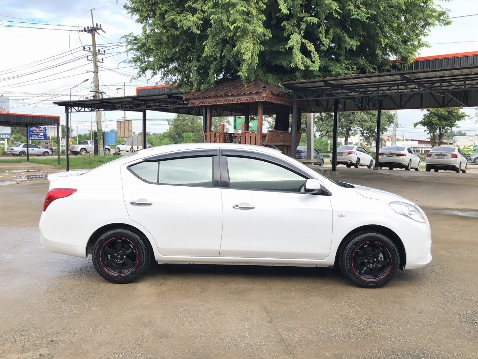 Car Image 8