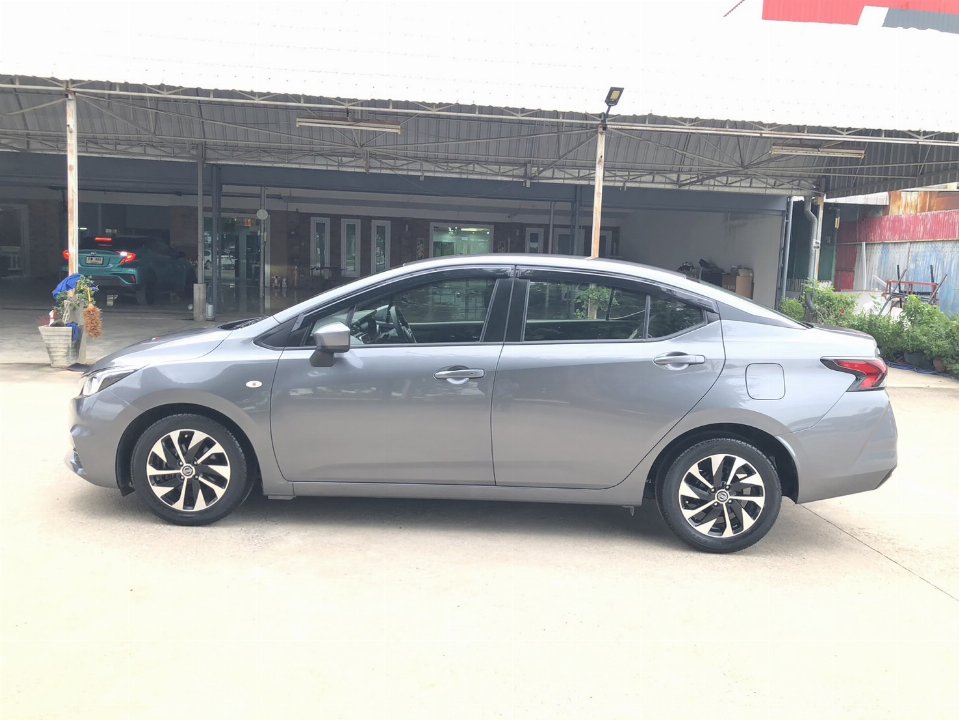 Car Image 4