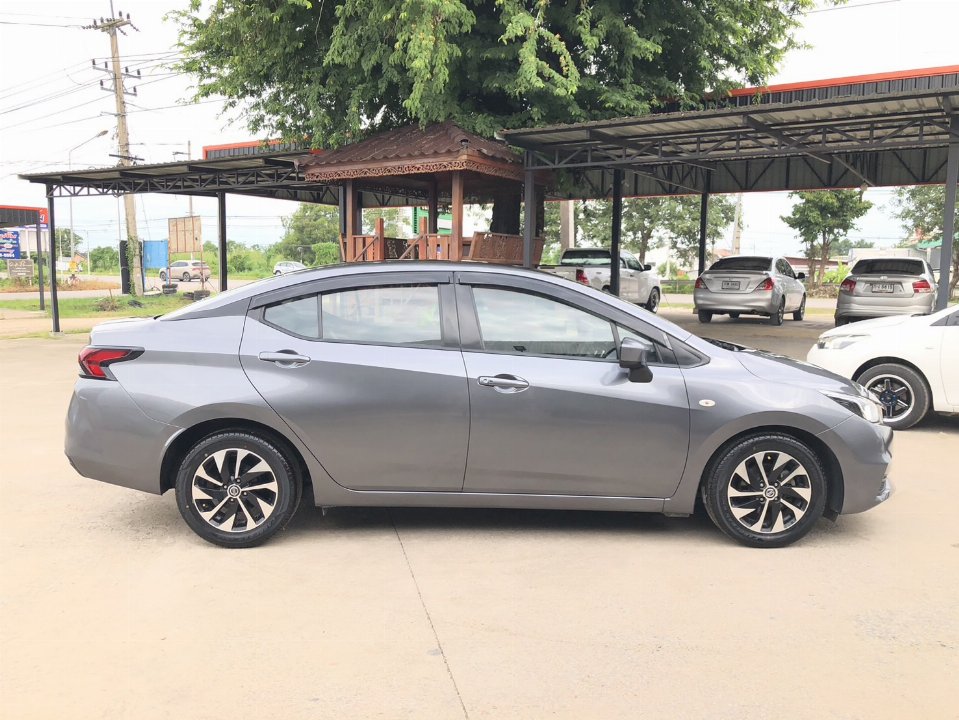 Car Image 8