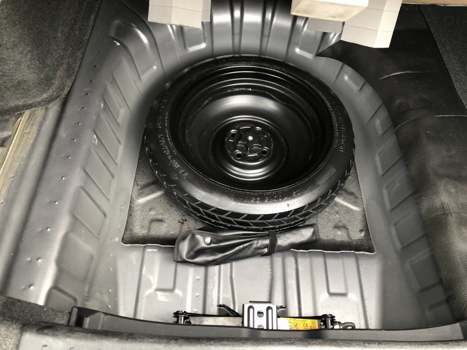 Car Image 11