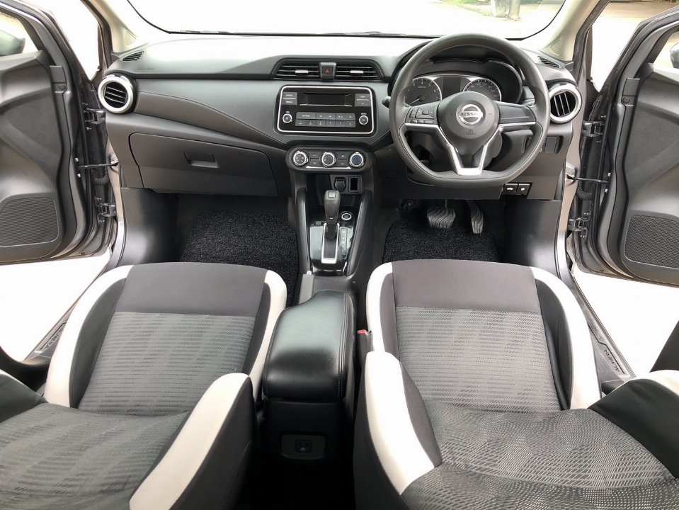 Car Image 16
