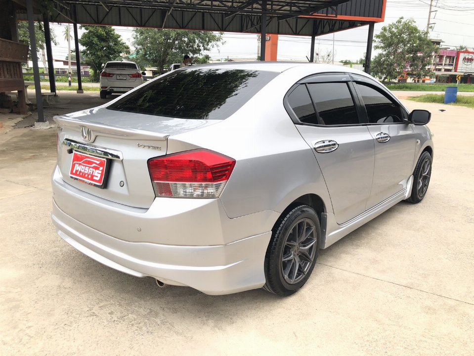 Car Image 7
