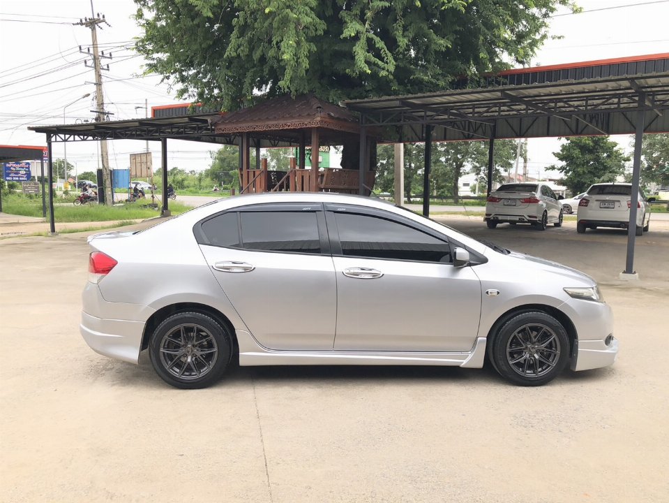 Car Image 8