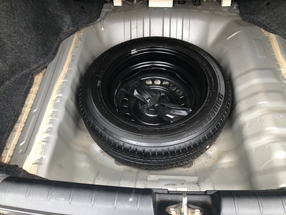 Car Image 9