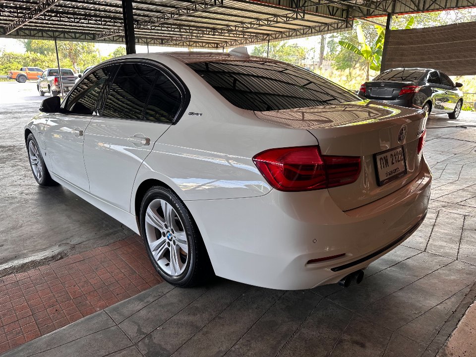 Car Image 23