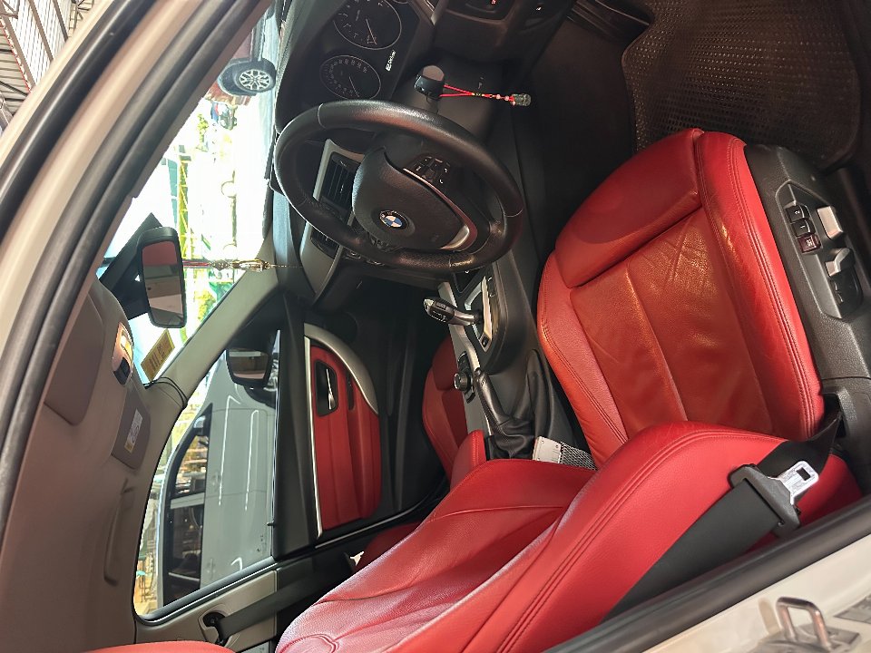 Car Image 27