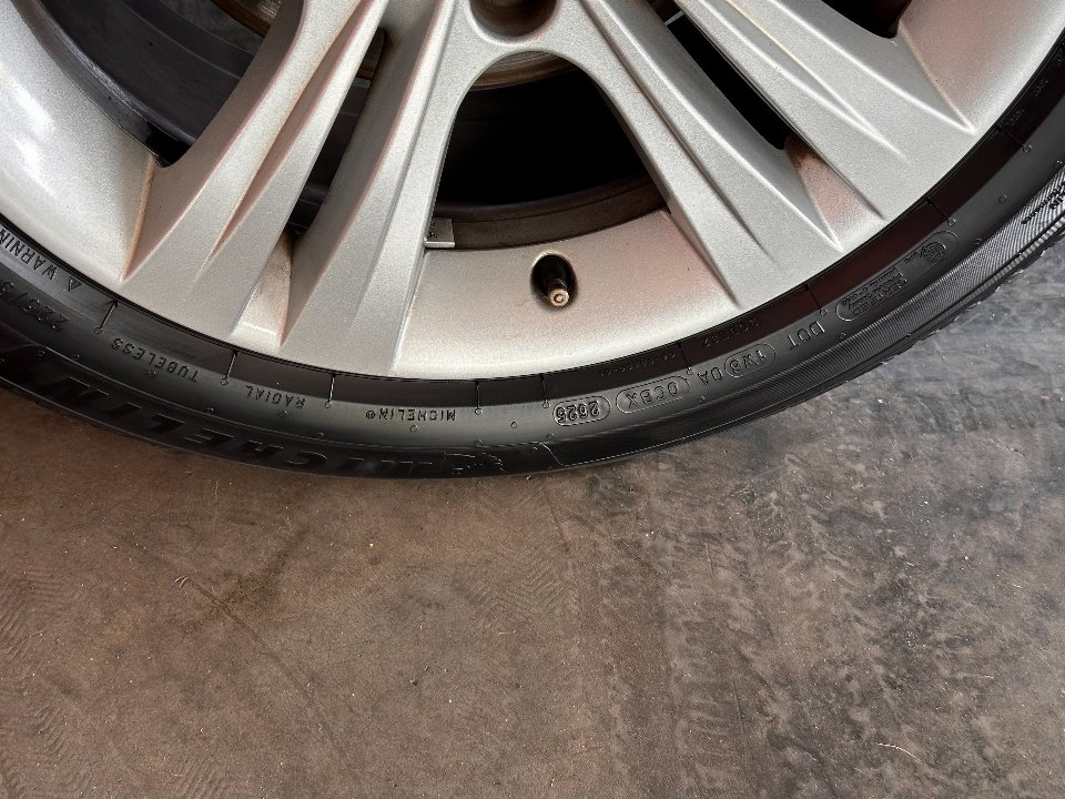 Car Image 28