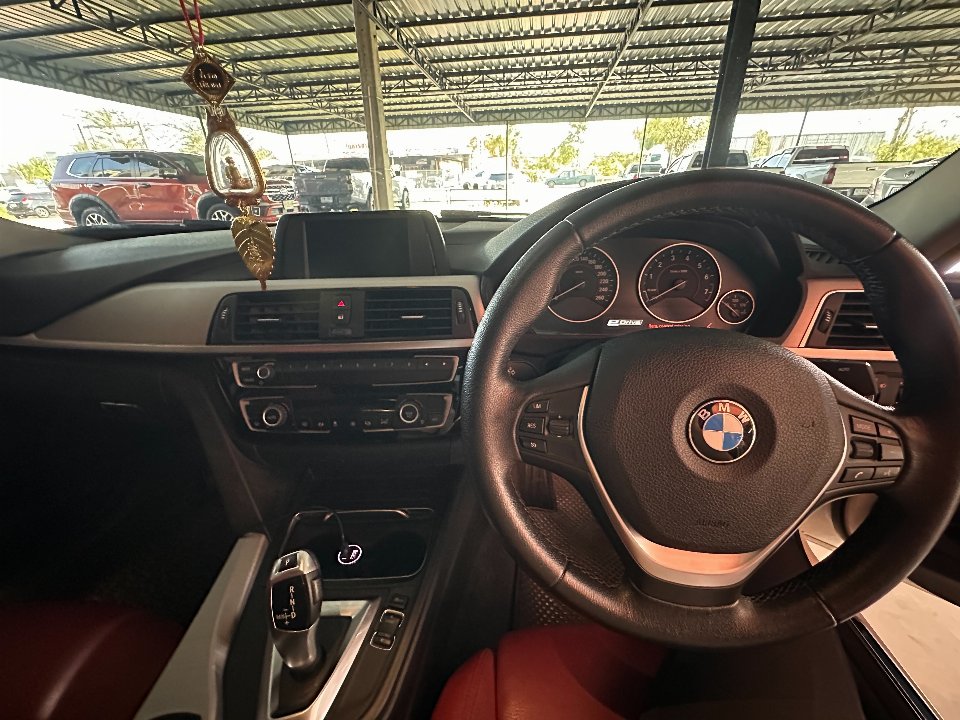 Car Image 31